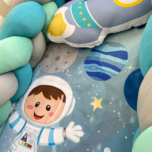 Cargar imagen en el visor de la galería, Juego de cuna con protector de barandal trenzado