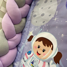 Cargar imagen en el visor de la galería, Juego de cuna con protector de barandal trenzado