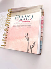 Cargar imagen en el visor de la galería, Agenda 2026 personalizada "SEMILLAS"