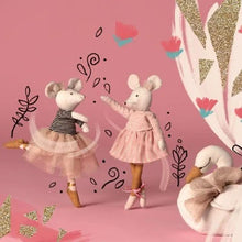 Cargar imagen en el visor de la galería, Ratoncita Bailarina Suzie La Petite École De Danse